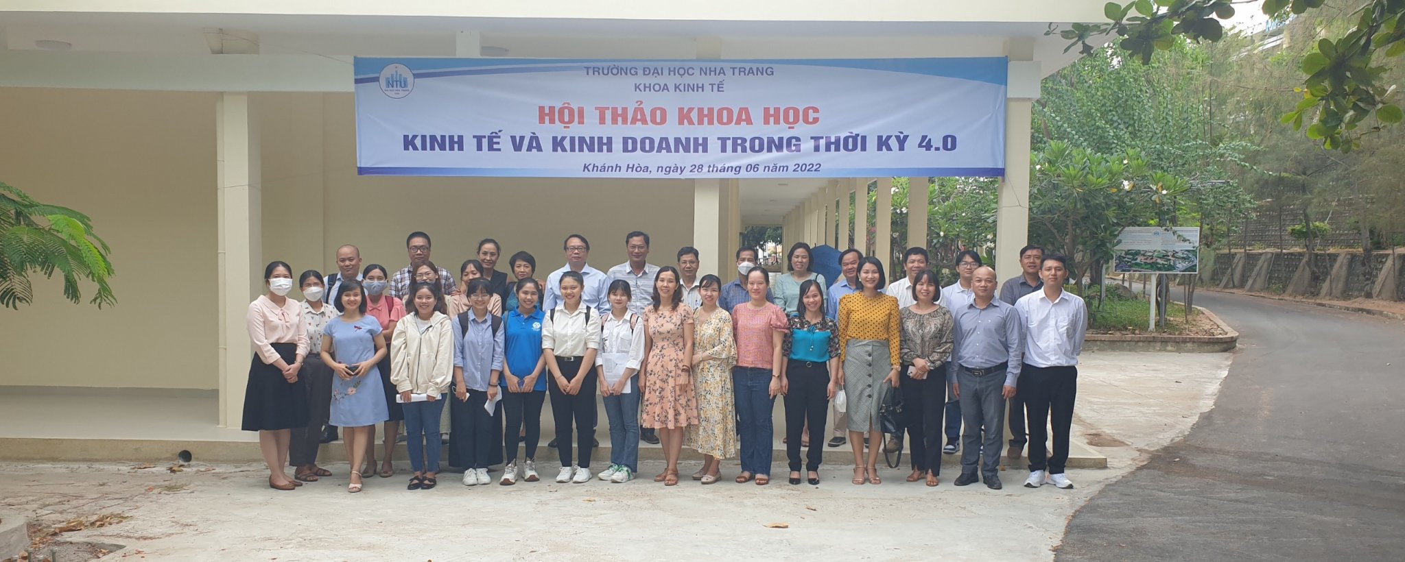 Hội thảo khoa học "Kinh tế và kinh doanh trong thời kỳ 4.0"