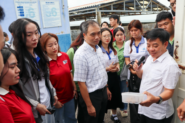 Chuyến đi kiến tập tại Ninh Thuận của sinh viên chương trình Tiên tiến - Chất lượng cao ngành Quản trị Kinh doanh