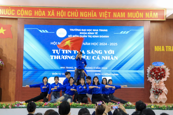 Hội nghị học tốt ngành Quản trị kinh doanh 2024: “TỰ TIN TỎA SÁNG VỚI THƯƠNG HIỆU CÁ NHÂN”