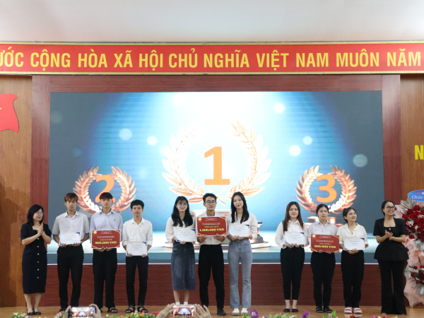 Hội nghị học tốt ngành Quản trị kinh doanh 2024: “TỰ TIN TỎA SÁNG VỚI THƯƠNG HIỆU CÁ NHÂN”