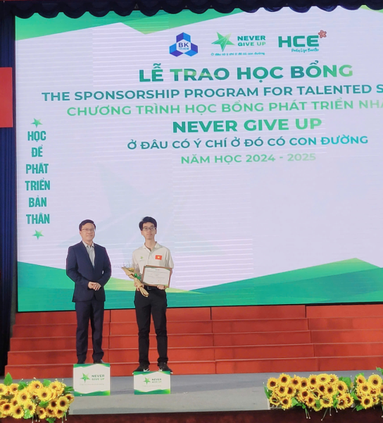 Lễ trao Học bổng Chương trình học bổng Phát triển Nhân tài – Never Give Up, năm học 2024 – 2025 